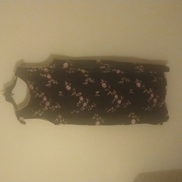 Black linen and rayon blend dress with rose pink embroidered flower design - Picture 6 of 7